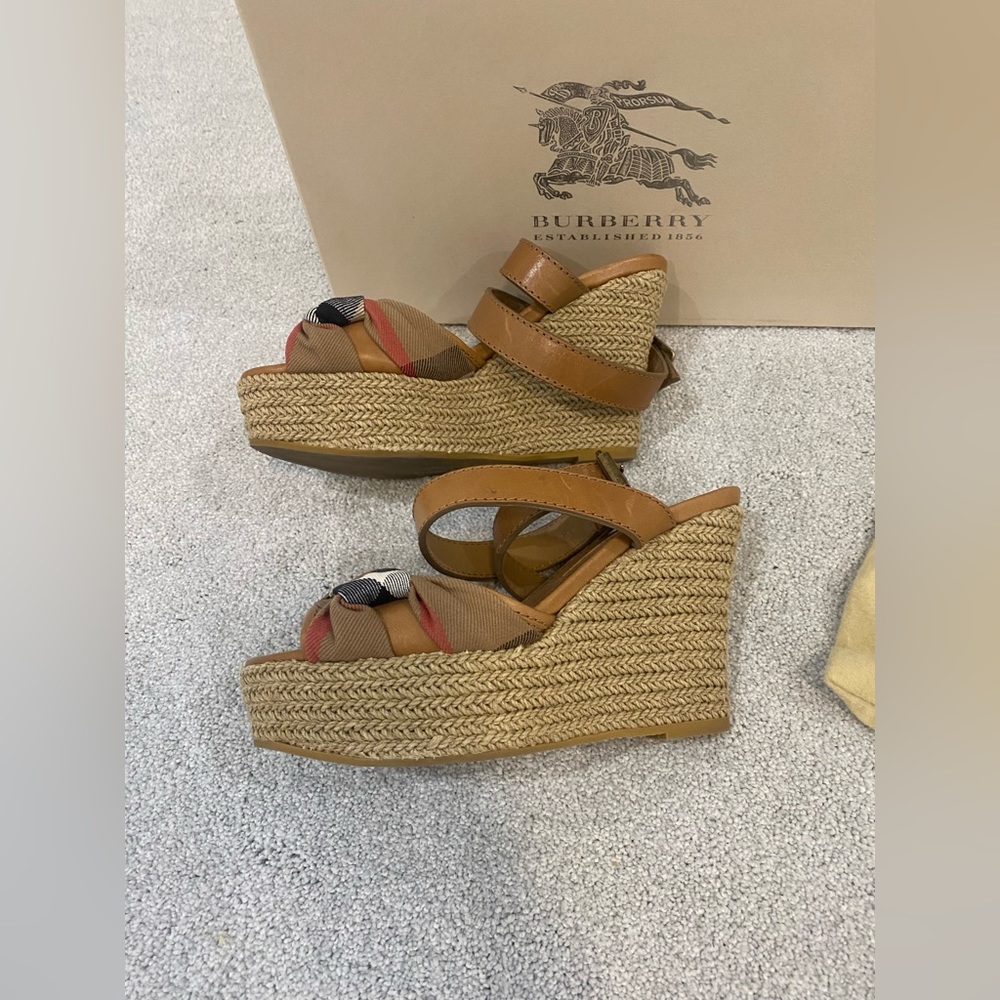 Burberry wedge espadrilles - Picture 2 of 4